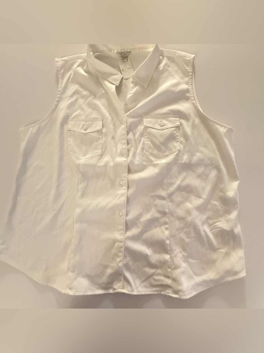 Cato White Sleeveless Button-Down Blouse with Chest Pockets